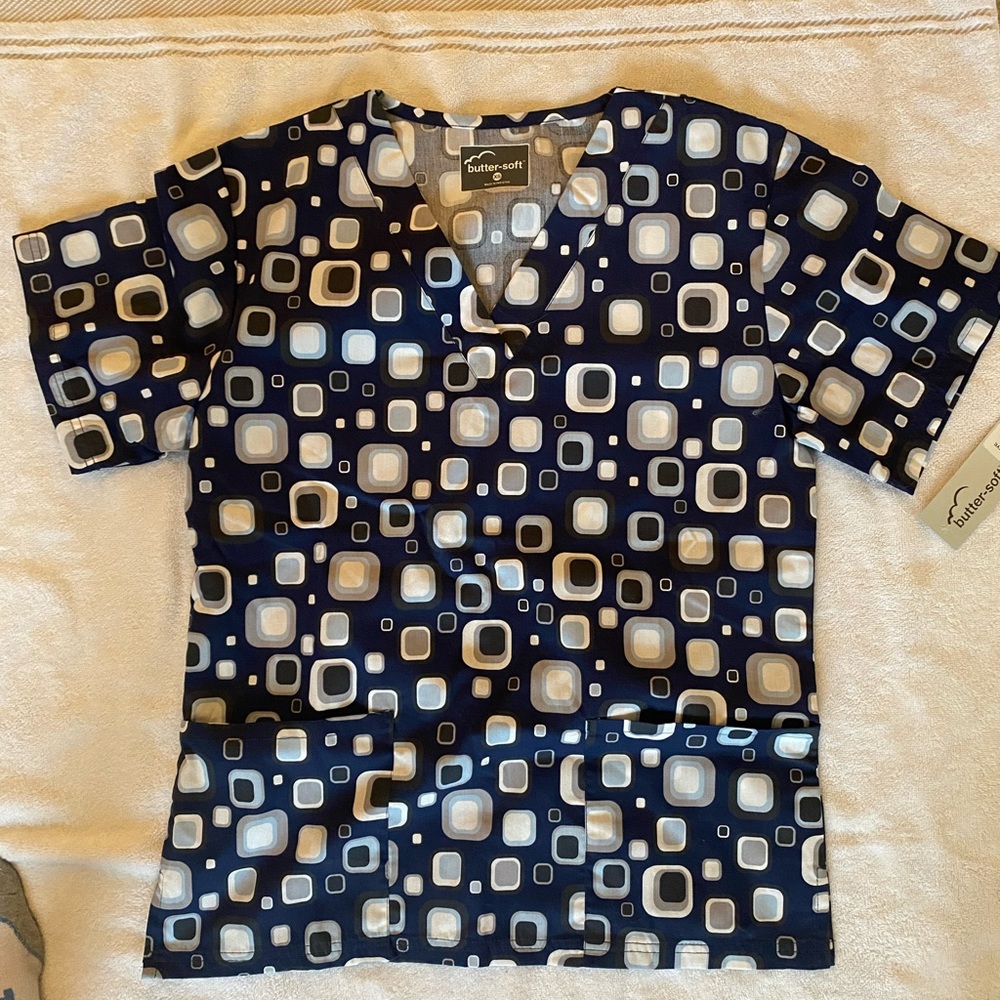 XS Buttersoft scrub top